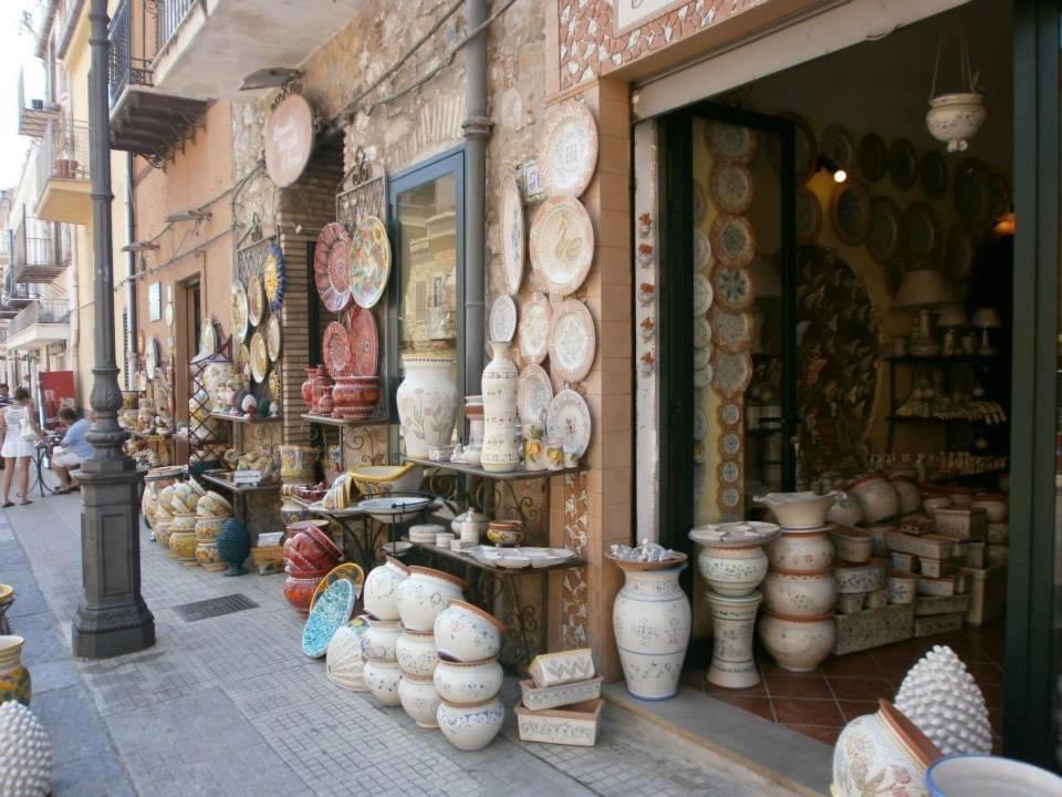 The Palace B&B And Apartments Santo Stefano di Camastra Exterior foto